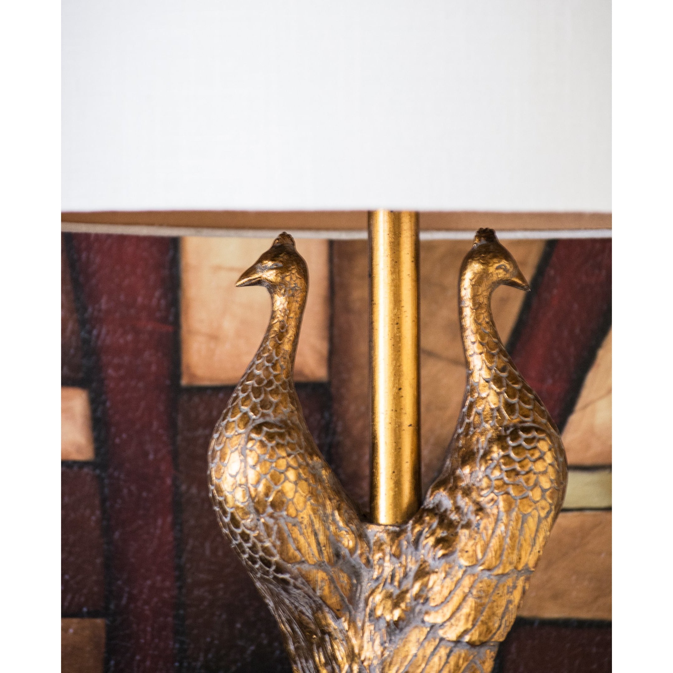 Goldene Pfauentischlampe