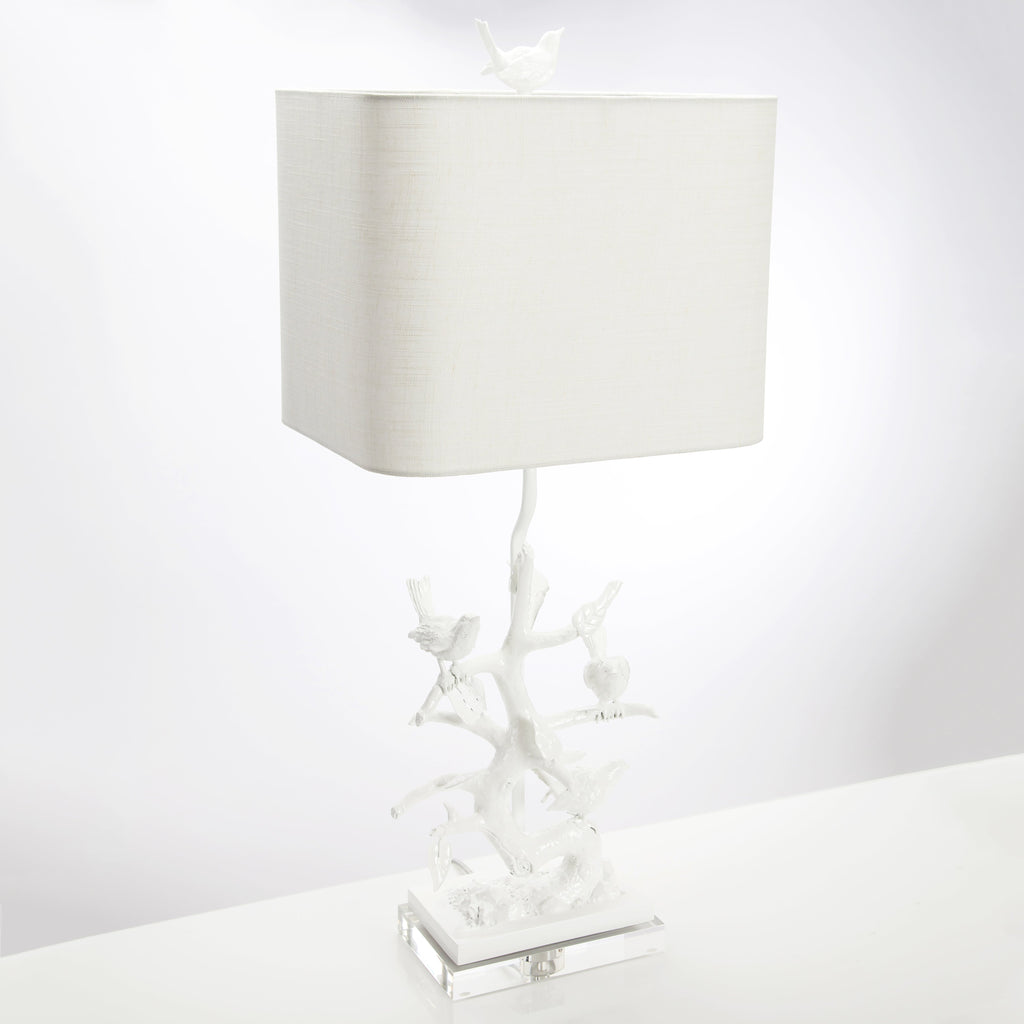 Vogel auf Abzweigtischlampe