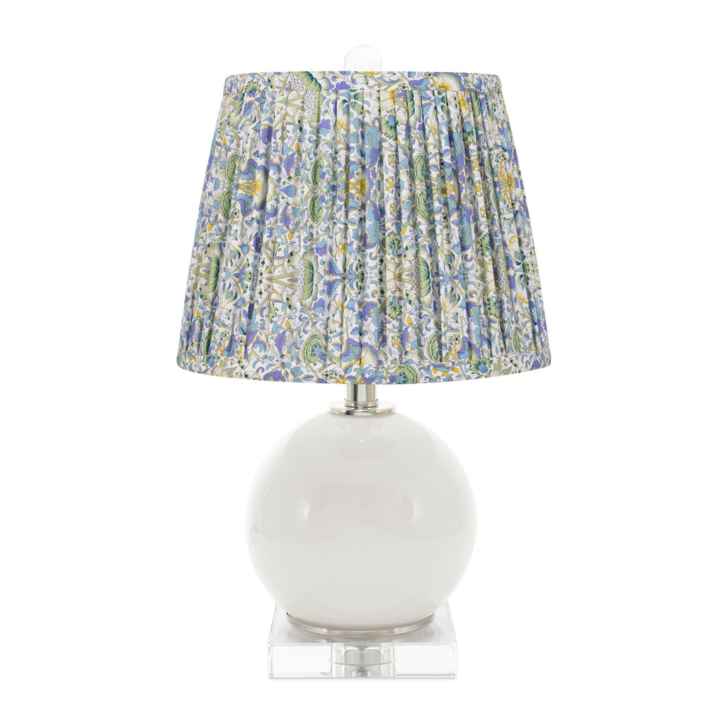 Milchig Weiße Delia Accent Lampe - mit Hand Pleated Floral Shade