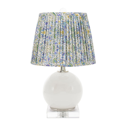 Milchig Weiße Delia Accent Lampe - mit Hand Pleated Floral Shade