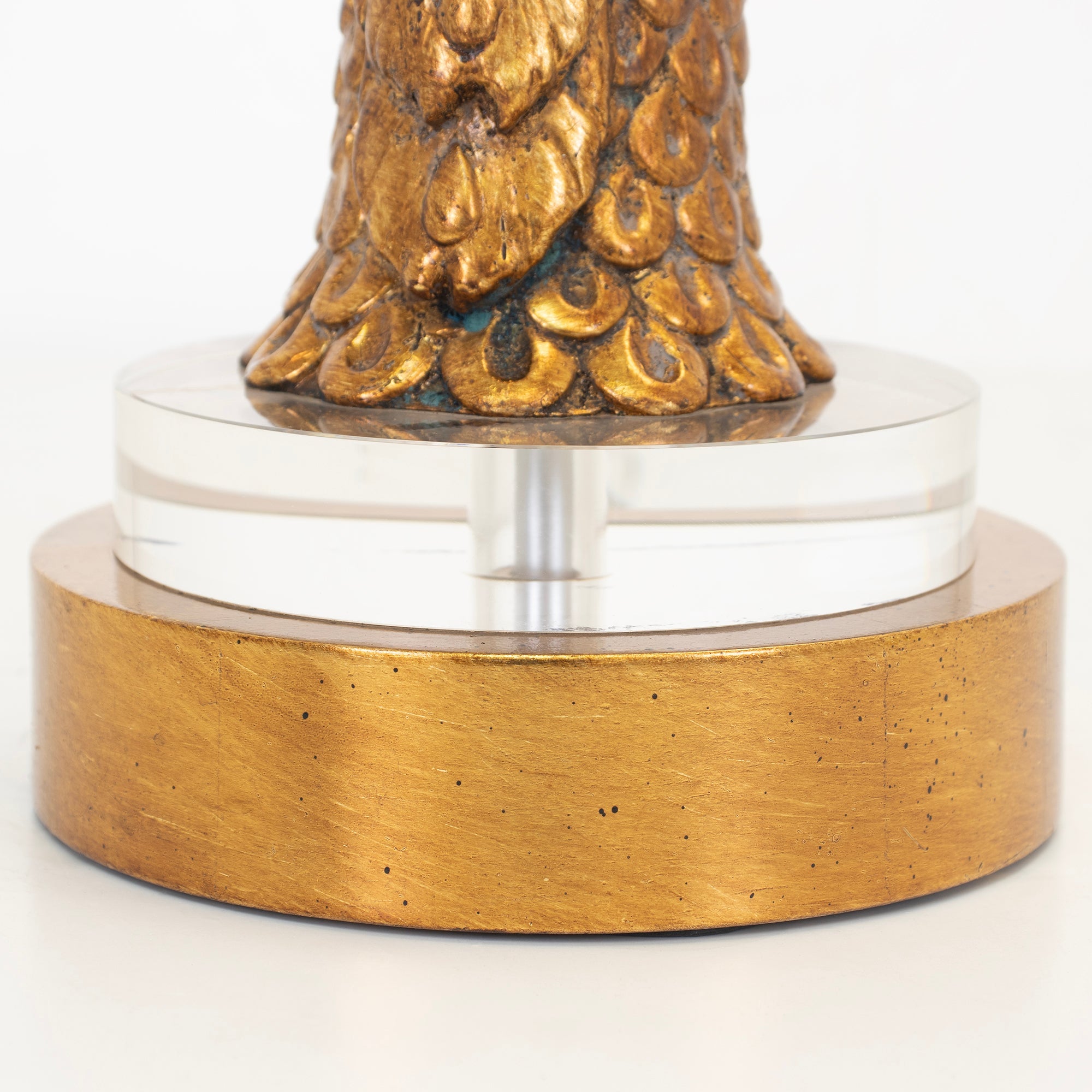Goldene Pfauentischlampe
